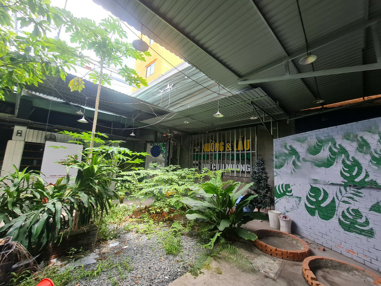 Cho thuê nhà Mặt tiền 20m đường  Âu Cơ, P. 14 , Quận 11. 